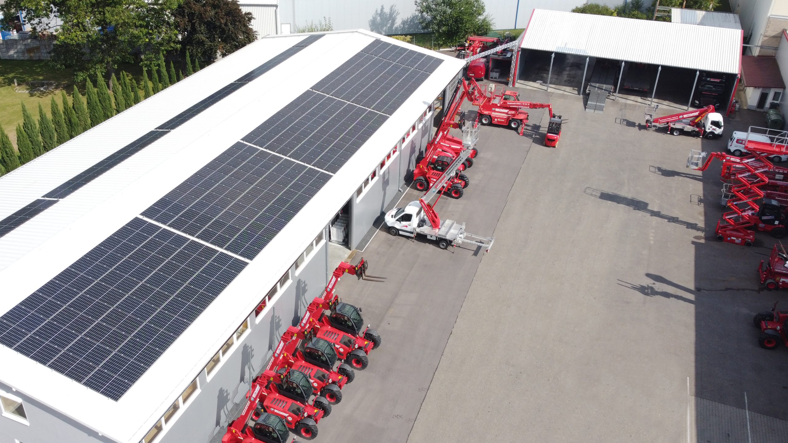 Photovoltaikanlage bei Arbeitsbühnen Hoffmann Photovoltaikanlage bei Arbeitsbühnen Hoffmann